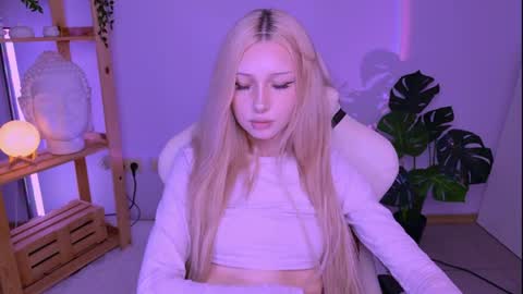 sashaquin online show from August 8, 1:11 pm