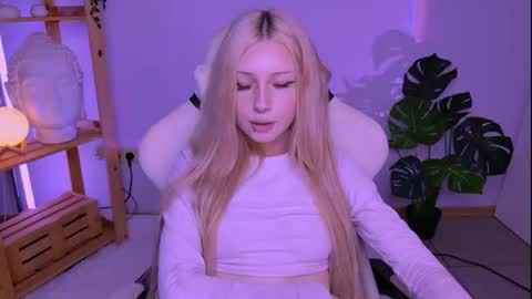 sashaquin online show from August 8, 2:17 pm