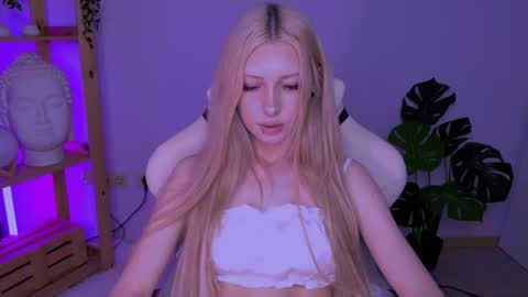 sashaquin online show from August 11, 2:41 pm