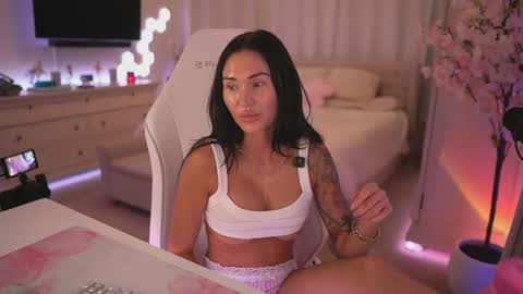 sashawest_official online show from July 24, 12:02 am