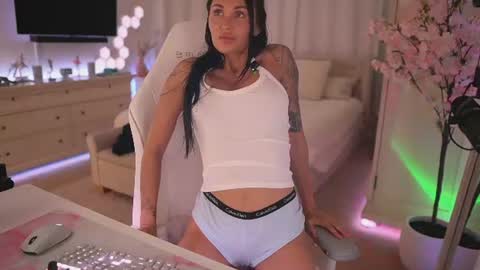 sashawest_official online show from August 5, 11:03 pm