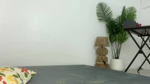 sashi_kaye online show from July 24, 7:33 am
