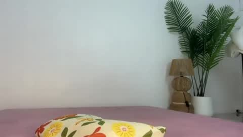 sashi_kaye online show from July 30, 7:16 am