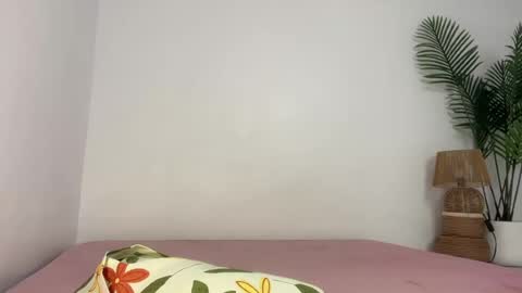 sashi_kaye online show from August 2, 9:05 am