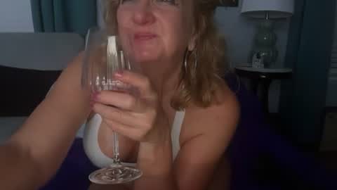 sassyhotwife00 online show from August 13, 4:04 am