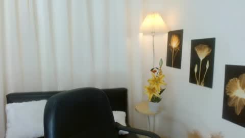 sassynamix online show from August 10, 9:49 pm