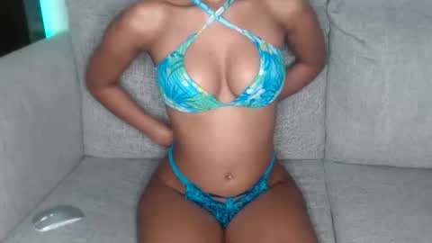 Ella online show from August 15, 7:40 pm