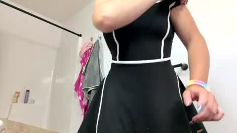 sassysquirtsmmm online show from July 15, 3:29 am