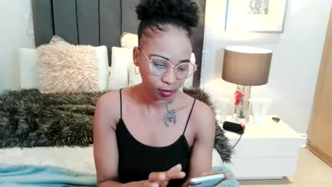 sasyylissaa online show from August 11, 9:33 am
