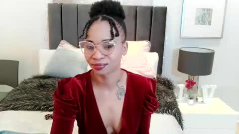 sasyylissaa online show from August 12, 9:22 am