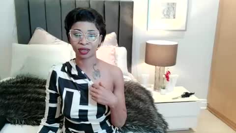 sasyylissaa online show from August 13, 4:10 pm