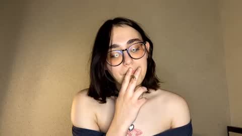 Ava online show from August 13, 4:32 pm