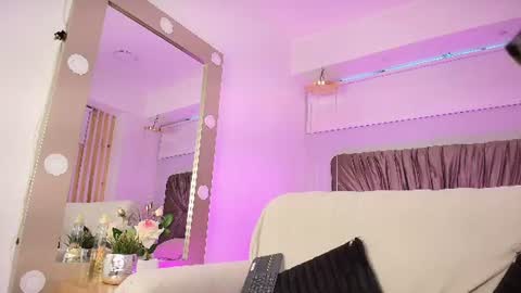 Saturningsweets online show from August 8, 10:43 pm