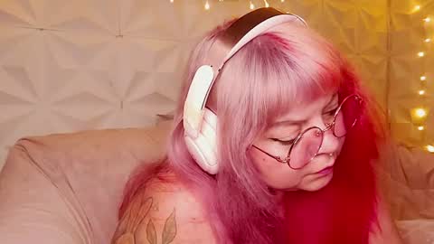 Gina George online show from July 23, 12:57 am