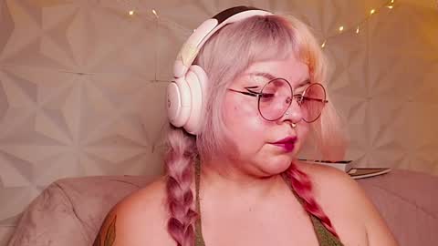 Gina George online show from August 1, 1:44 am
