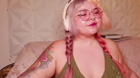 Gina George online show from August 1, 2:50 am