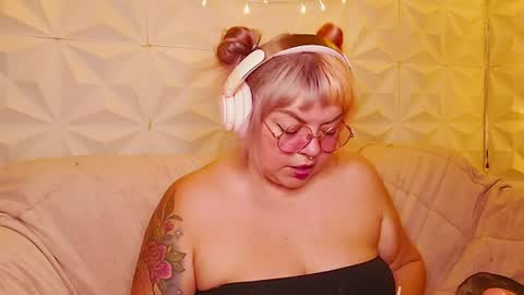Gina George online show from August 3, 12:50 am