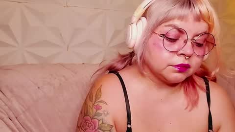 Gina George online show from August 4, 1:13 am
