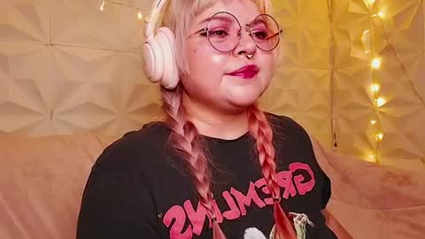 Gina George online show from August 5, 11:03 pm