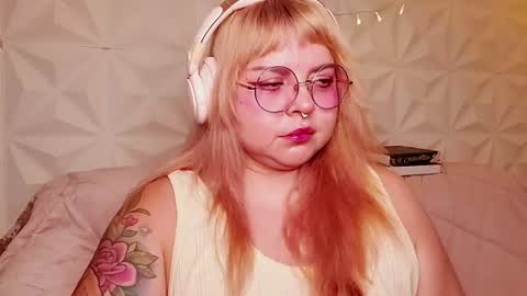 Gina George online show from August 9, 11:17 pm