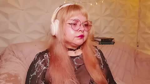 Gina George online show from August 15, 2:37 am