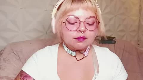 Gina George online show from August 16, 2:26 am