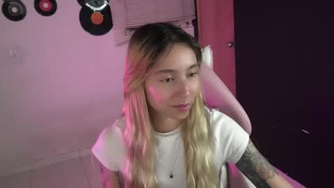 I AM JENN  online show from July 10, 5:46 am
