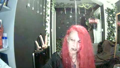 SaucySky online show from August 8, 9:15 pm