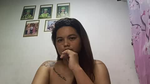 savannahot833323 online show from July 12, 1:23 am