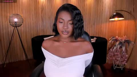 S a v a n n a h  online show from August 9, 2:40 pm