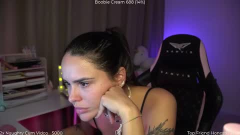 Naomi online show from July 22, 8:55 pm
