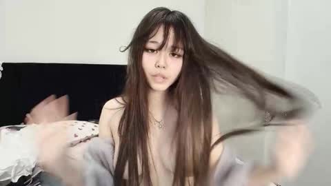 Saya online show from May 12, 6:30 pm