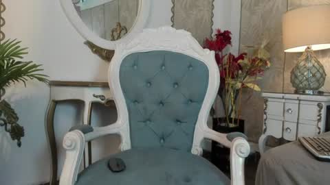 scarlet__milff online show from August 6, 4:39 pm
