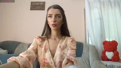 Scarlet online show from August 15, 1:26 pm