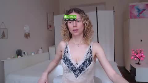 scarlet_sweety online show from July 4, 1:02 pm