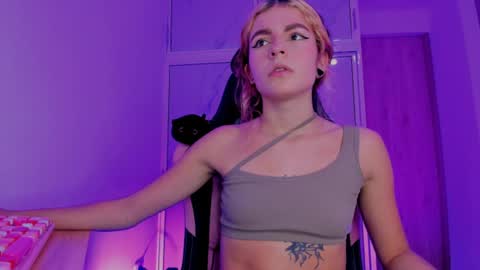 Scarlet online show from July 7, 1:42 am
