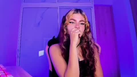 Scarlet online show from August 7, 2:22 am