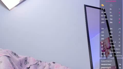 Scarlet  online show from August 11, 10:39 am