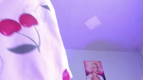 Scarlet  online show from August 14, 12:31 pm
