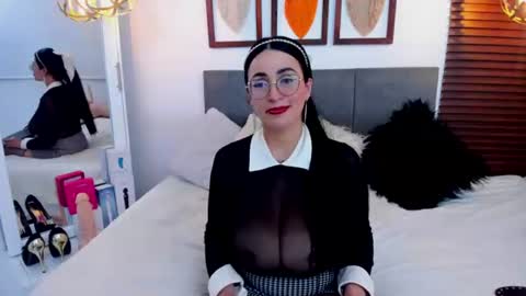 scarleth online show from August 15, 8:07 am