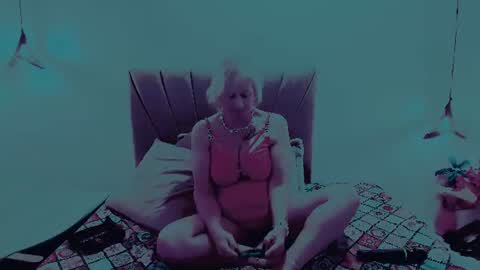 S C A R L E T online show from August 13, 7:28 pm