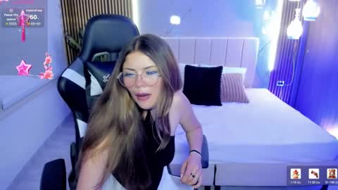 scarlett_raven_ online show from February 19, 1:14 am