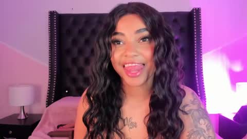 scarlett_valet online show from August 12, 12:46 am