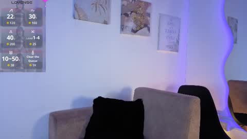 Scarlett   online show from August 7, 6:52 pm