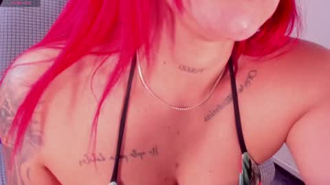 scarlettbusty  online show from August 6, 6:01 am