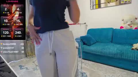 Scarlett online show from August 8, 5:40 am