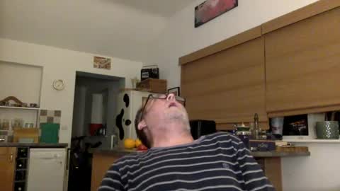 scbiggersballs online show from August 11, 12:01 am