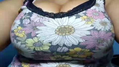 schoco milf online show from August 12, 10:56 pm