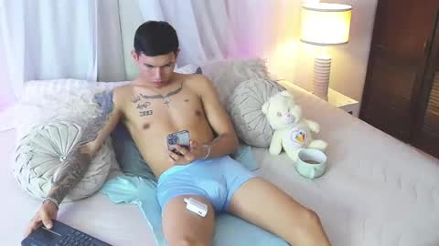 scook_gray online show from July 18, 9:43 am