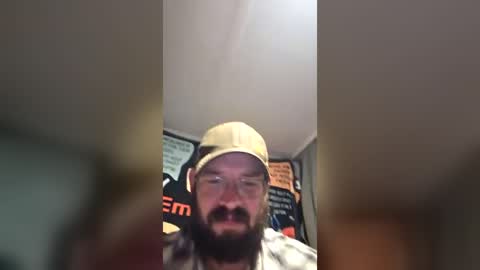 scruffymcbaggins online show from August 7, 3:39 am
